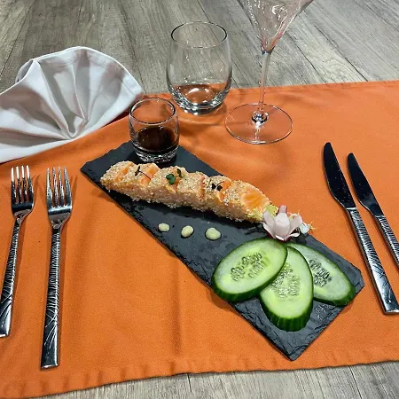 & Du Tremplin מלון