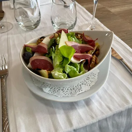 & Du Tremplin מלון