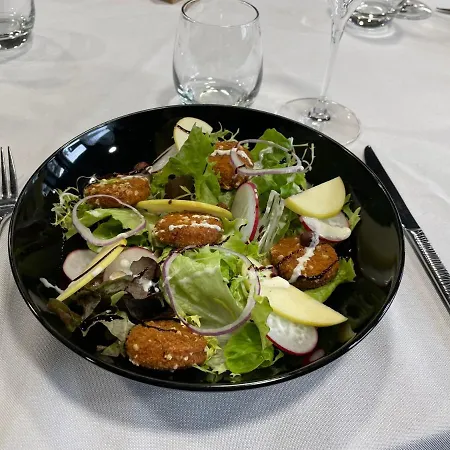 & Du Tremplin מלון 3*